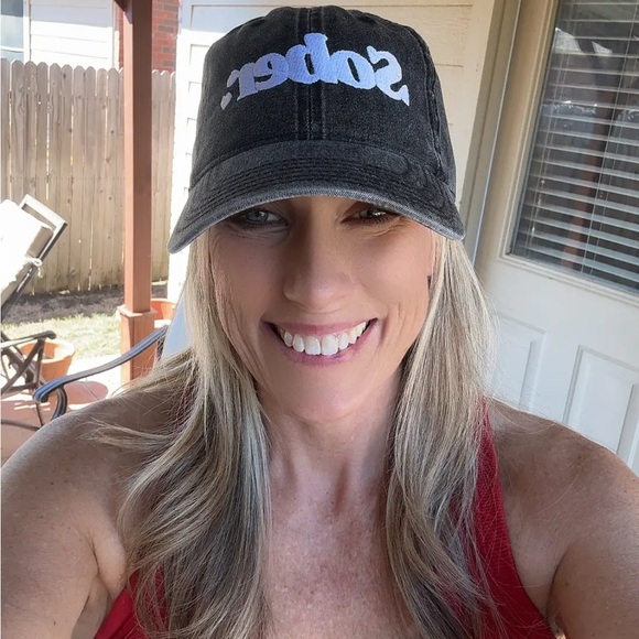 Meet your Posher, Krista - Picture 1 of 2